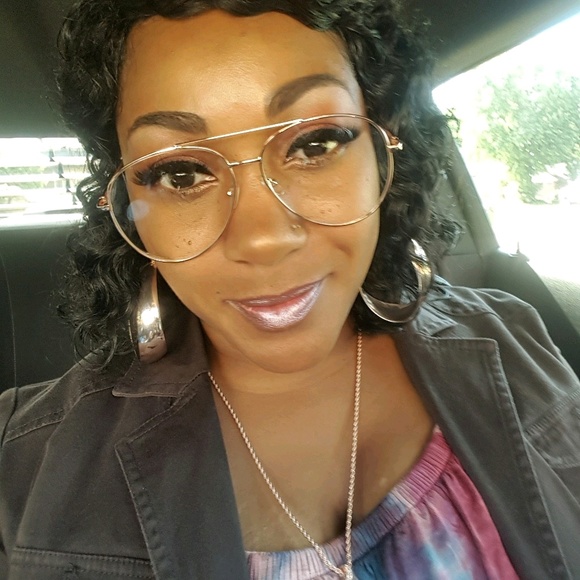 Meet your Posher, Aisha - Picture 1 of 1